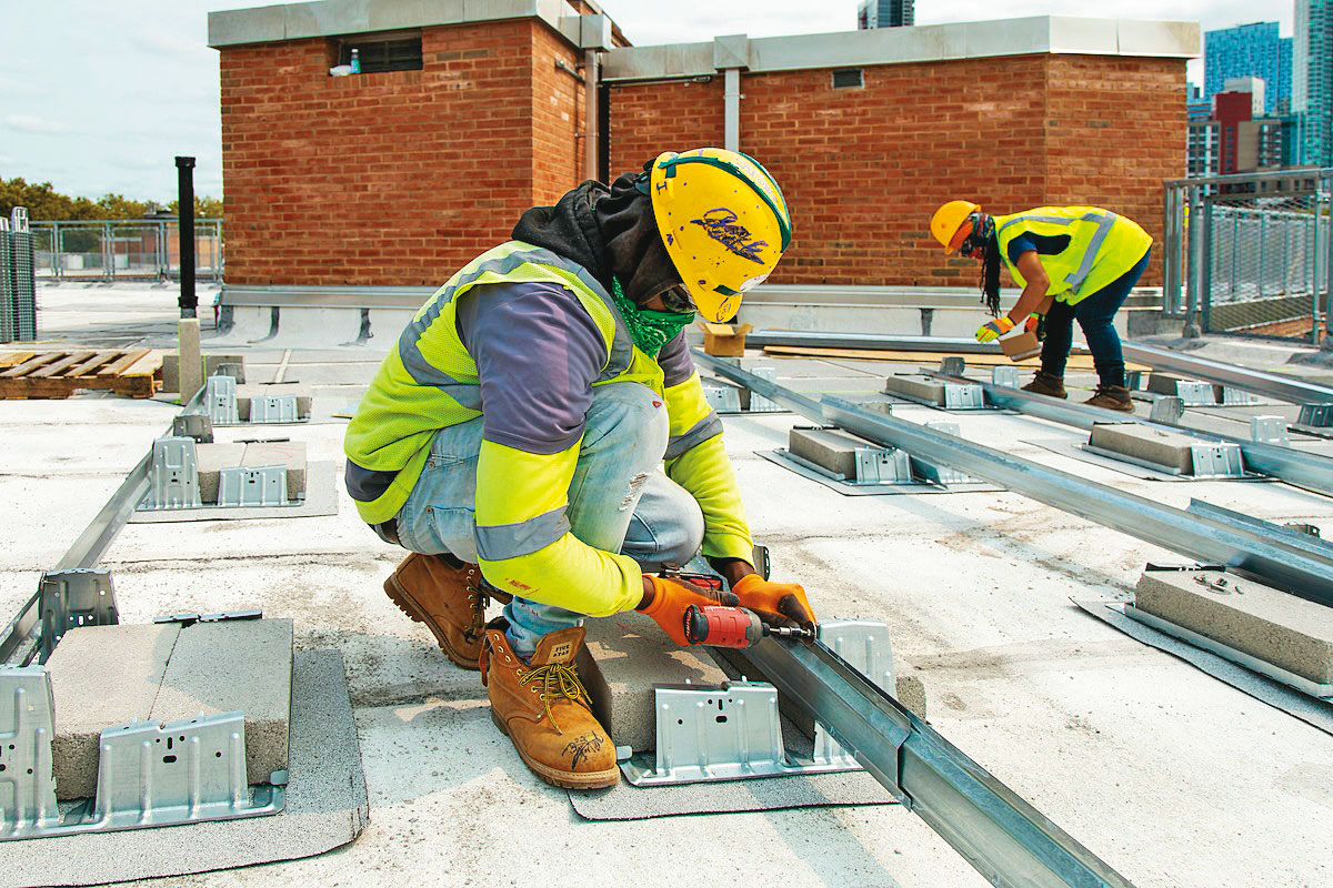 美國就業數據大幅改善，預計最快今年底，總就業人數就會恢復到疫情前的水準。（翻攝NYCHA臉書）