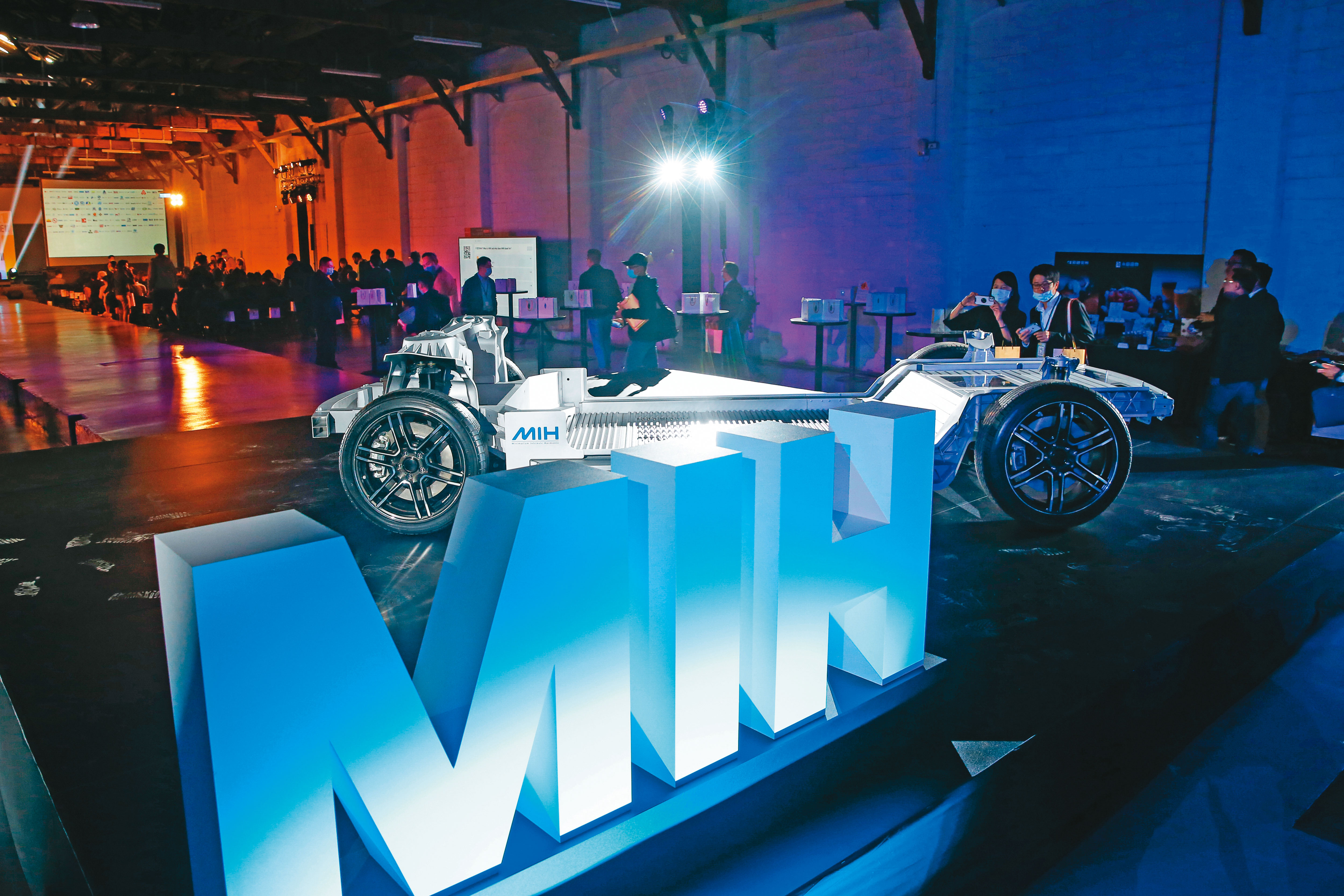 擁有高度敏銳的商業鼻子，外加比拚成吉思汗征服全球雄心的鴻海集團，組建的MIH電動車聯盟在8月有連珠炮般的大動作。