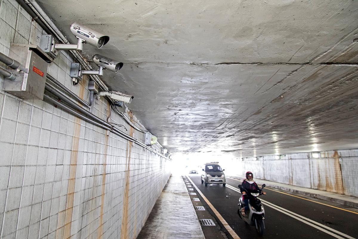 2015年起，新竹市政府委托中保科，在市區多個地下道設置水位偵測系統。（中保科提供）