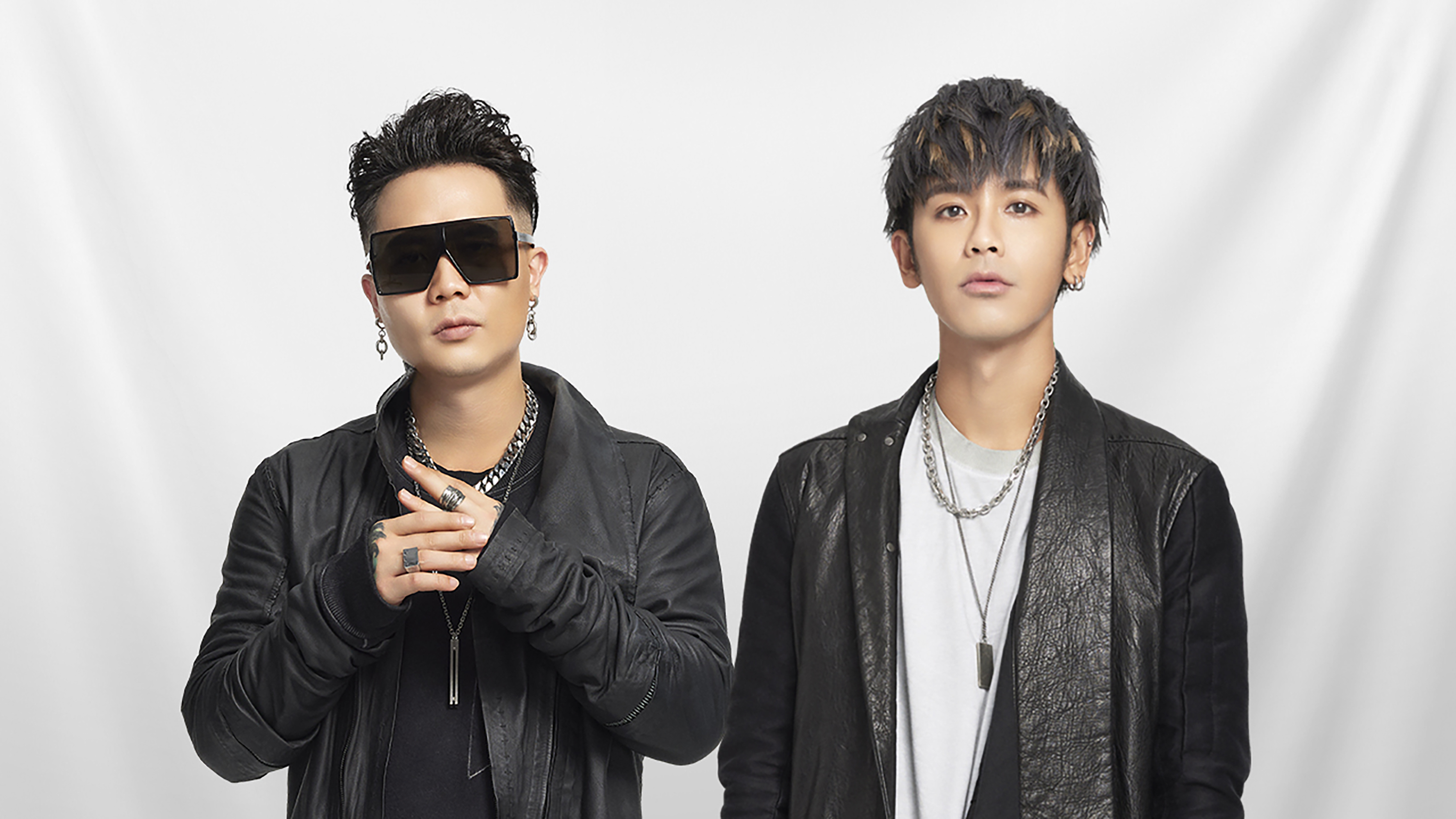 鼓鼓(呂思緯)和蕭秉治再度聯手拚鬥,首次共同代言手遊「戰神風暴」。(相信音樂提供)