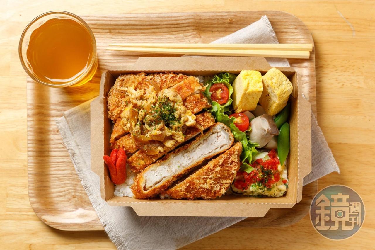 「勇氣食堂」在防疫期間推出的外帶定食便當，分量十足。