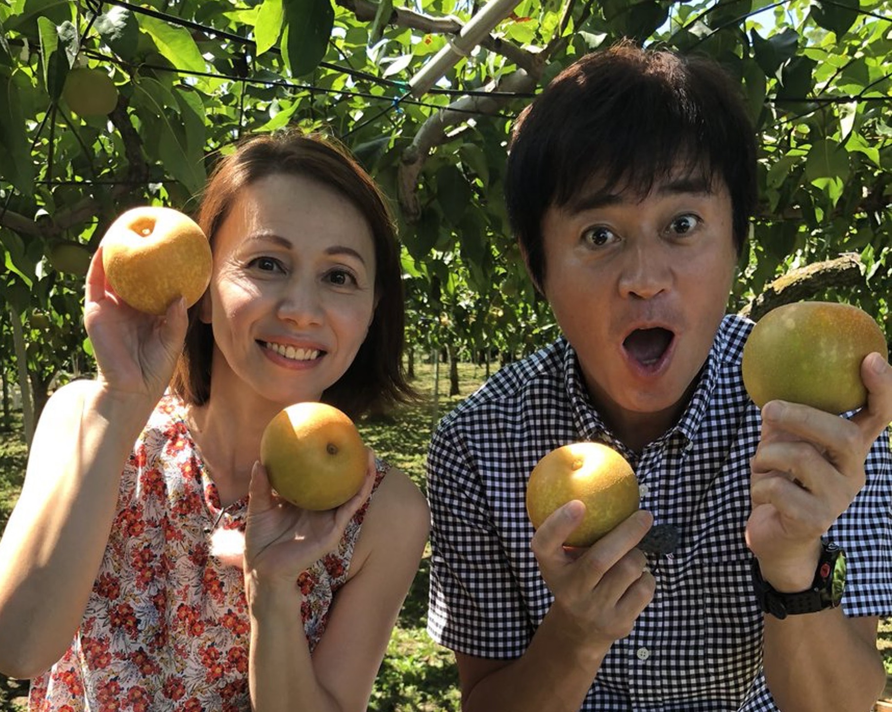 日本男星野野村真（右）和老婆俊惠活躍於演藝圈，野野村真上月底確診新冠肺炎，上週病情加重住院中。（翻攝自網路）