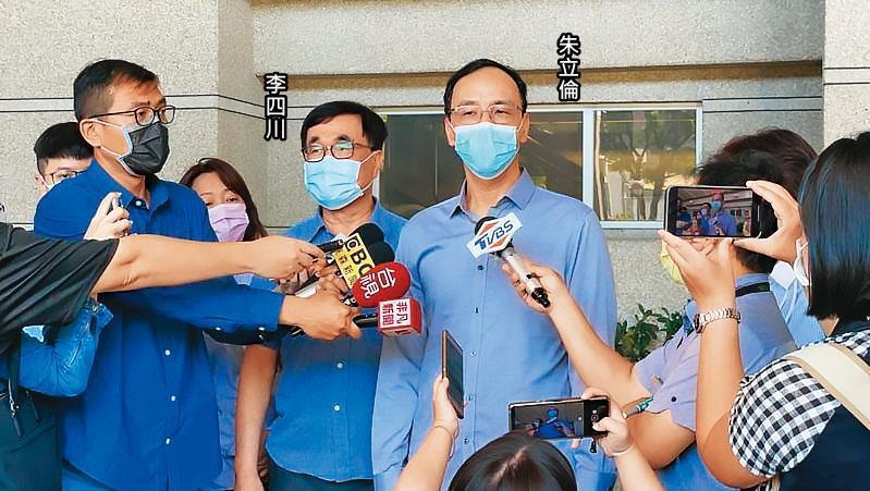 朱陣營深知朱立倫難獲深藍黨員的支持，找回具韓系色彩的李四川操盤，盼能擴大黨內支持。（朱立倫辦公室提供）