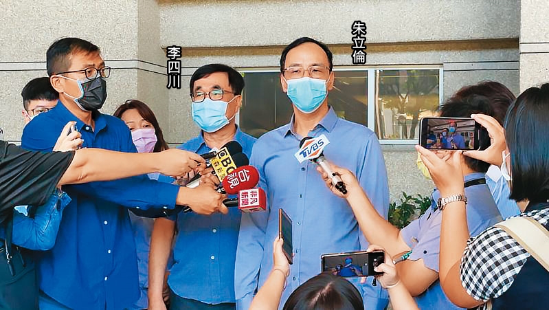 朱陣營深知朱立倫難獲深藍黨員的支持，找回具韓系色彩的李四川操盤，盼能擴大黨內支持。（朱立倫辦公室提供）