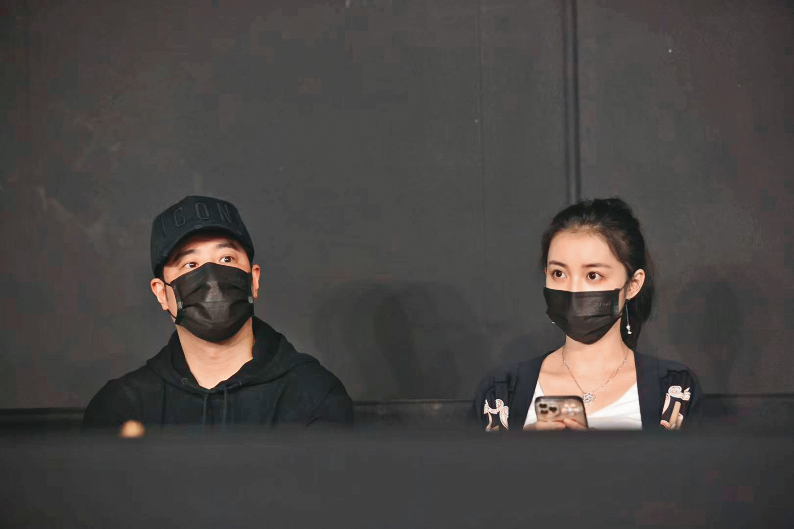 潘瑋柏（左）日前曾被目擊，帶著老婆Luna（右）一起去看孟佳演唱會，兩人難得公開合體。（讀者提供）