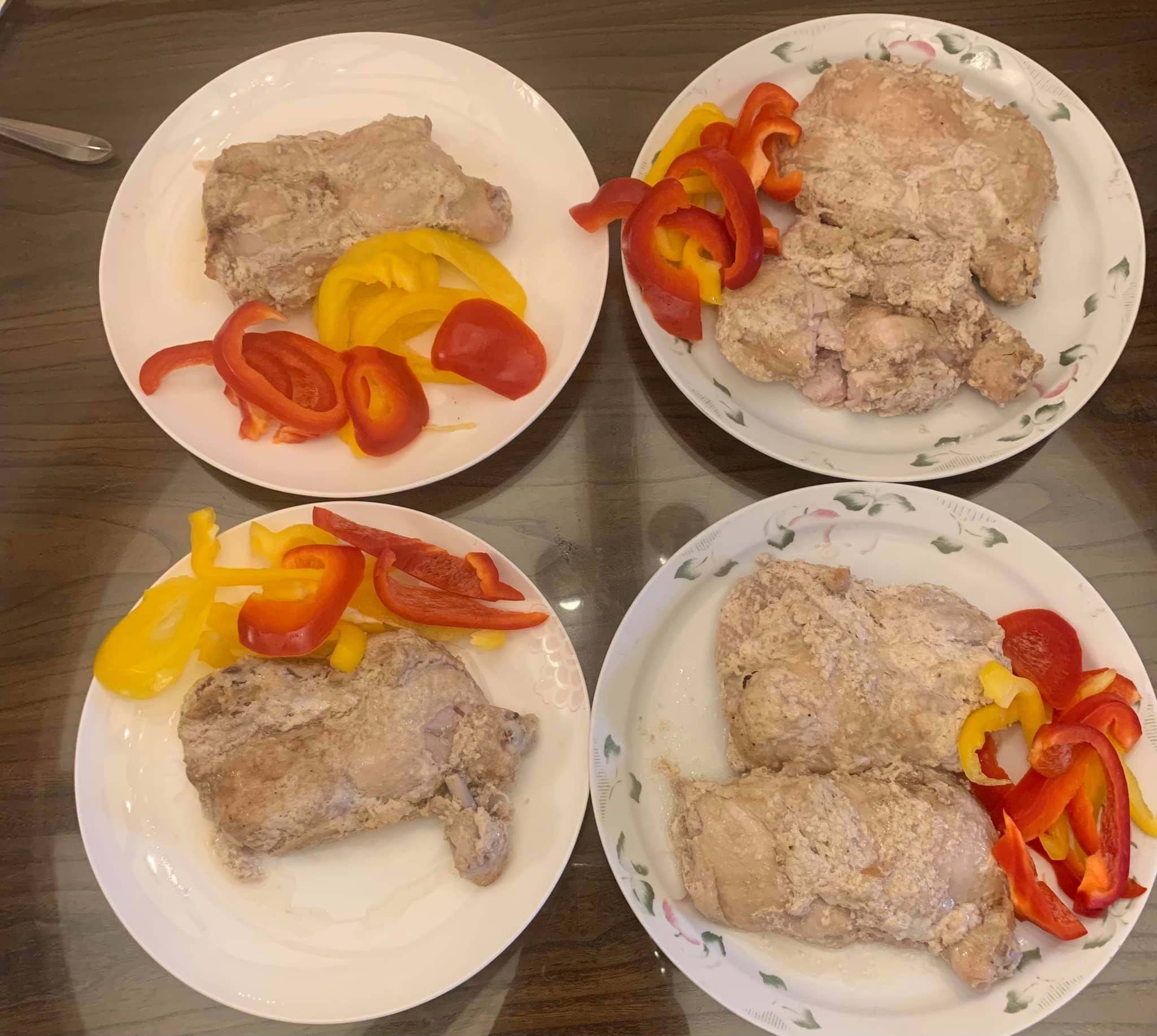 我在印度加爾各答吃到的薑汁雞，印象中就是這個顏色。