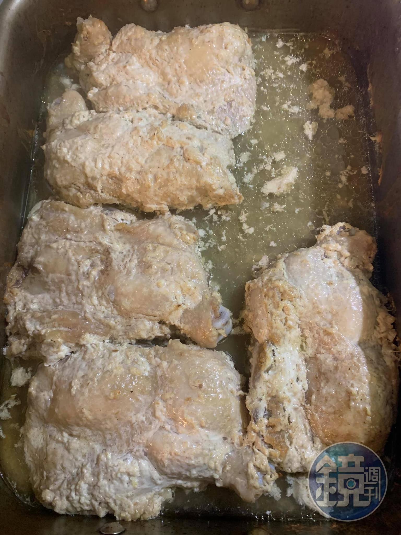雞腿烤出來的樣子，水不要用。