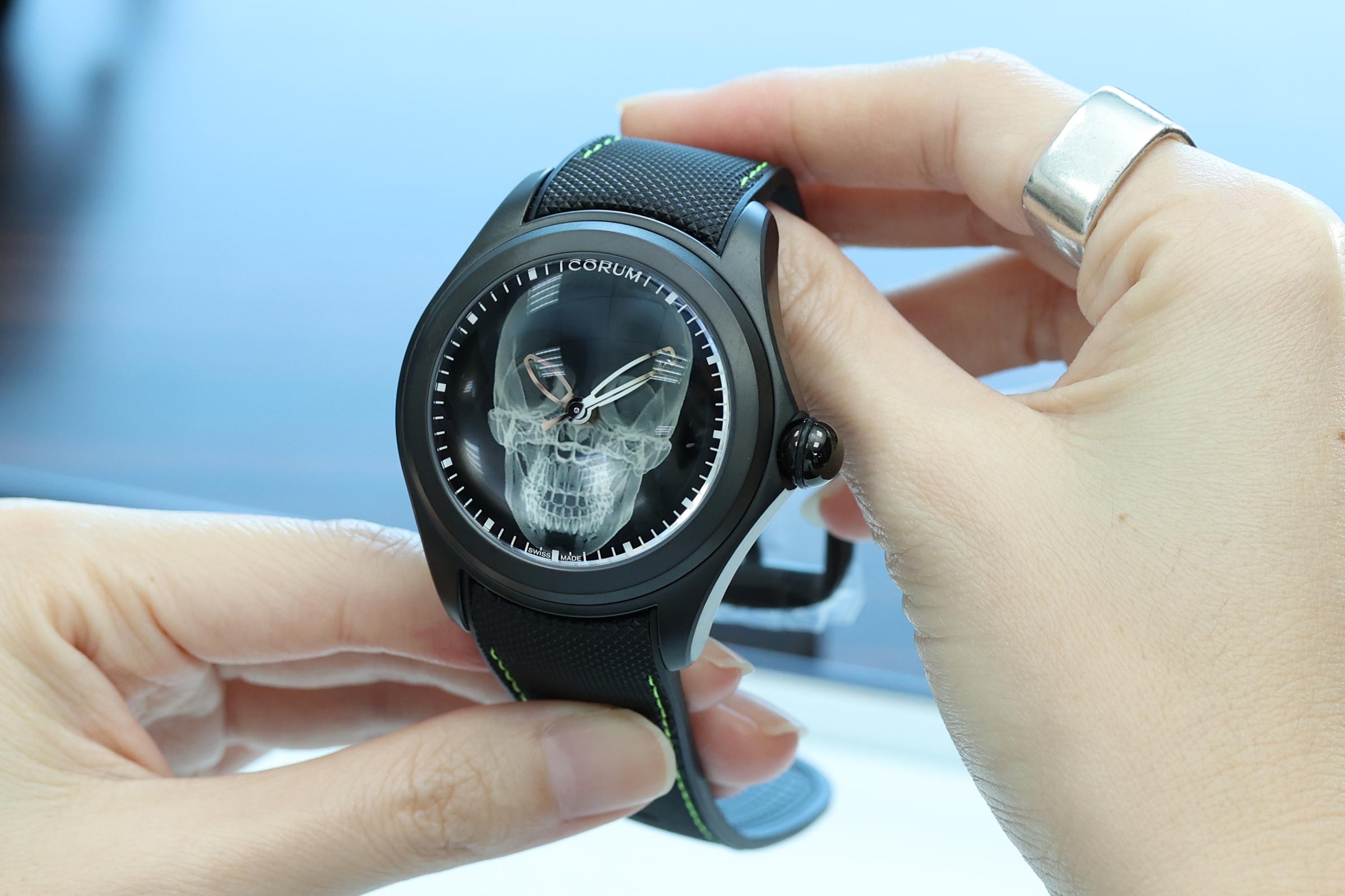 【試戴報告】CORUM Bubble 47 X Ray：夜行骷髏重現初代經典！