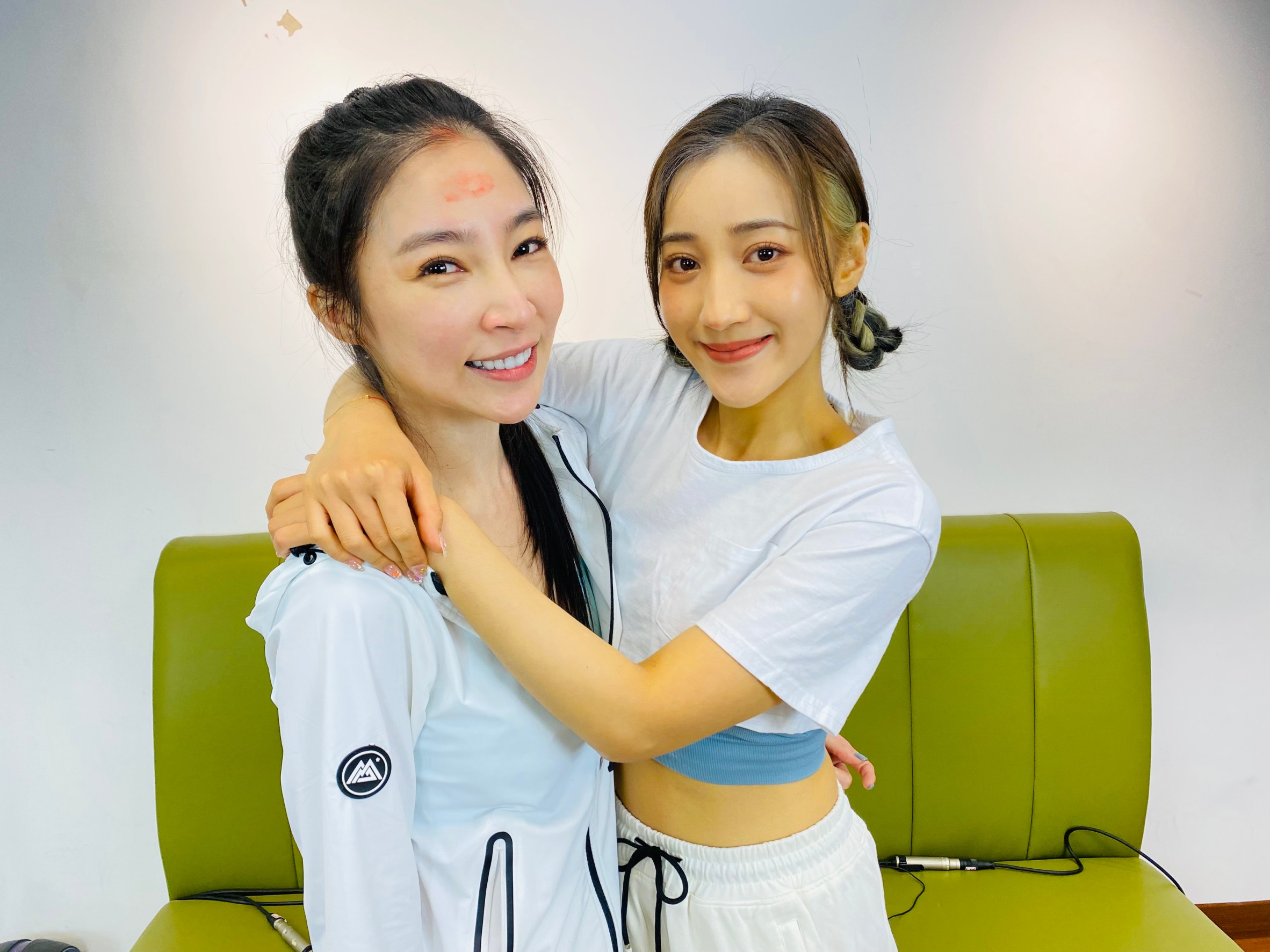 張家瑋、夏宇禾進行體力大對決。（民視提供）