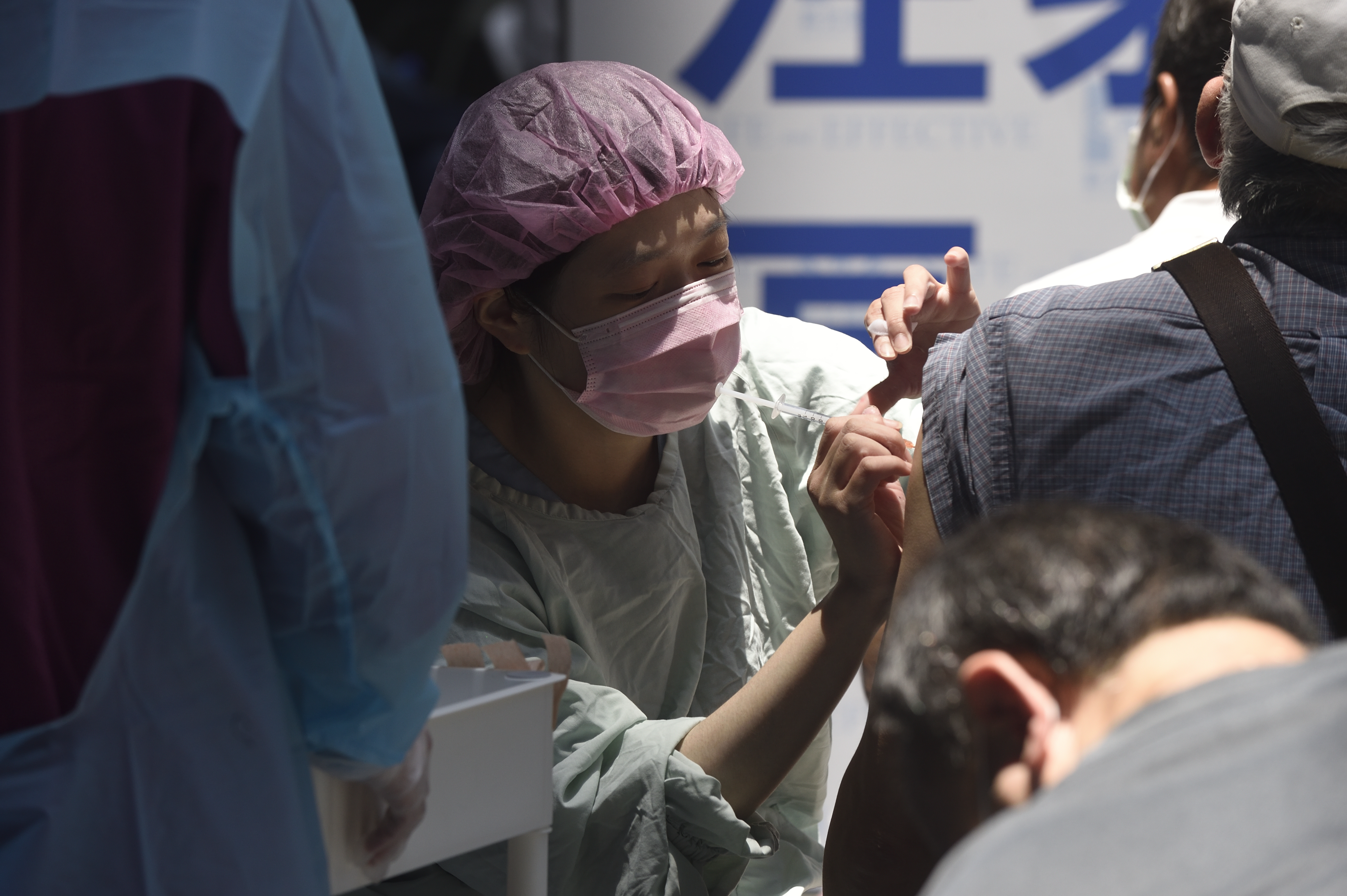 陳時中指出，原先接種莫德納第1劑疫苗者，指揮中心會保留第2劑的量。（本刊資料照）