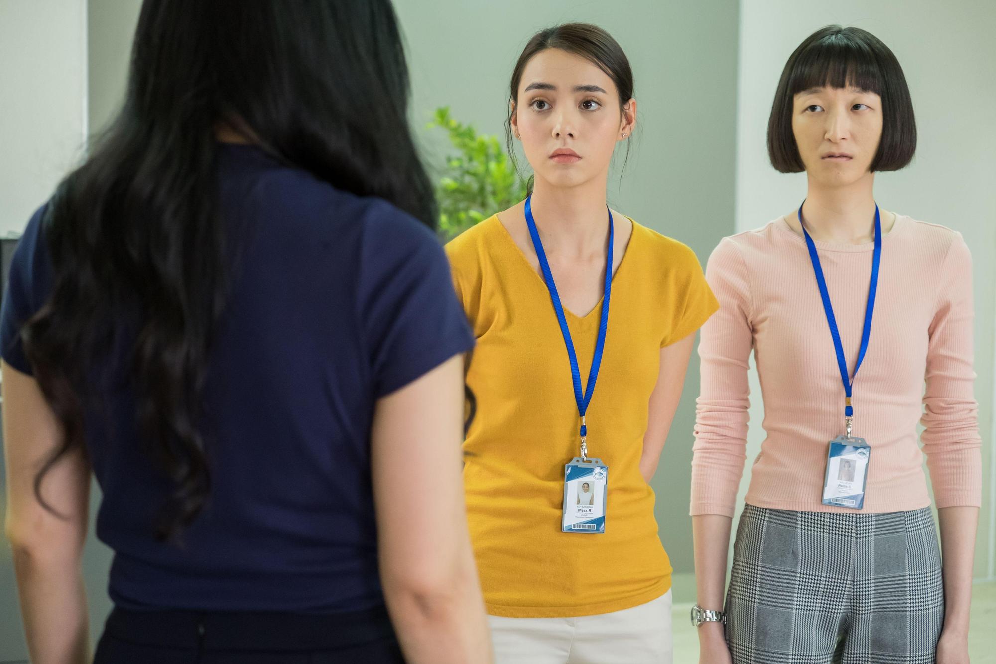 泰版黑嘉嘉加上真人野口的畫面,光看就很有戲。(威視提供)