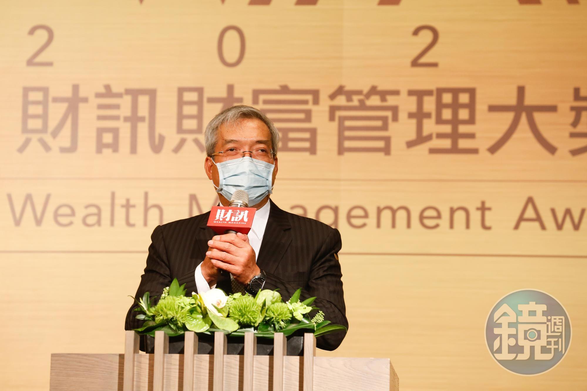 謝金河今於臉書po文,認為振興券是券,必須消費才能創造價值,「這等於是讓雨水下在集水區一般」。(本刊資料照)