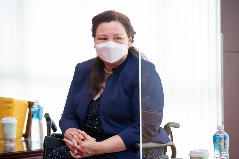 美國民主黨籍參議員達克沃絲(Tammy Duckworth)6月曾訪台。(總統府提供)
