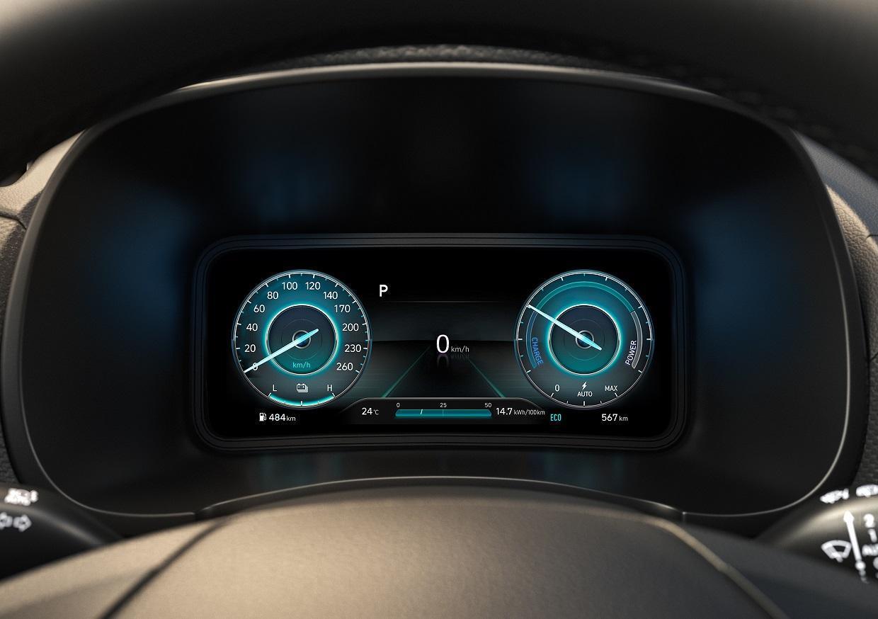 全新10.25吋數位車資顯示幕。