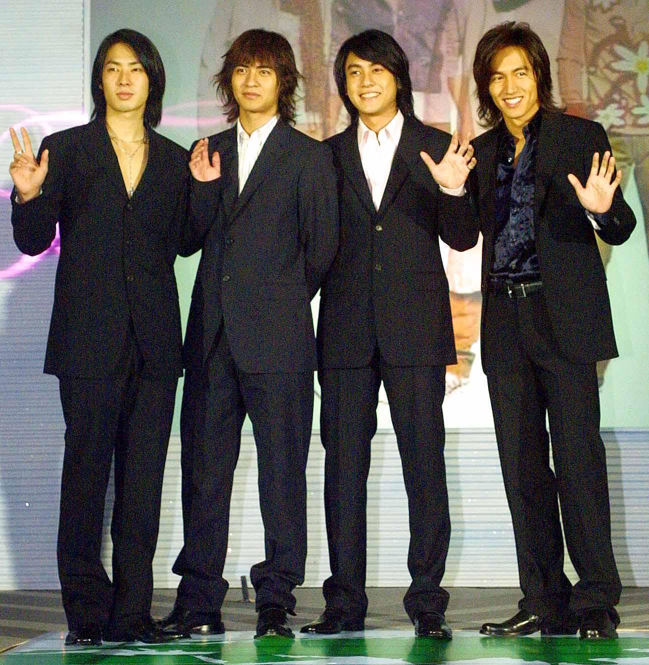 F4吳建豪、周渝民、朱孝天、言承旭(左起)因演出《流星花園》而一砲而紅。(翻攝自網路)