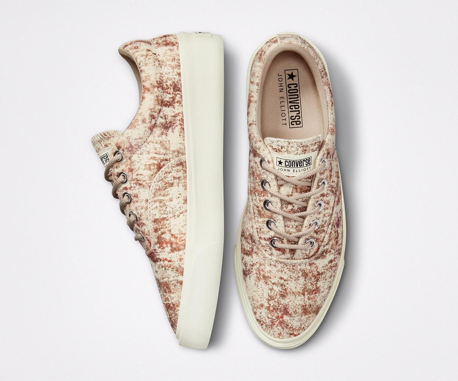 John Elliott咖啡色聯名Skidgrip NT$4,180 Converse。(Converse提供)