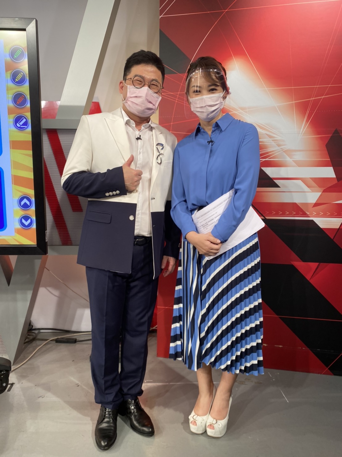 郁方及廖慶學一起主持的《郁見新同學》,14日最新一集大家來討論「夏輕盈對策從吃開始」。(完美國際提供)
