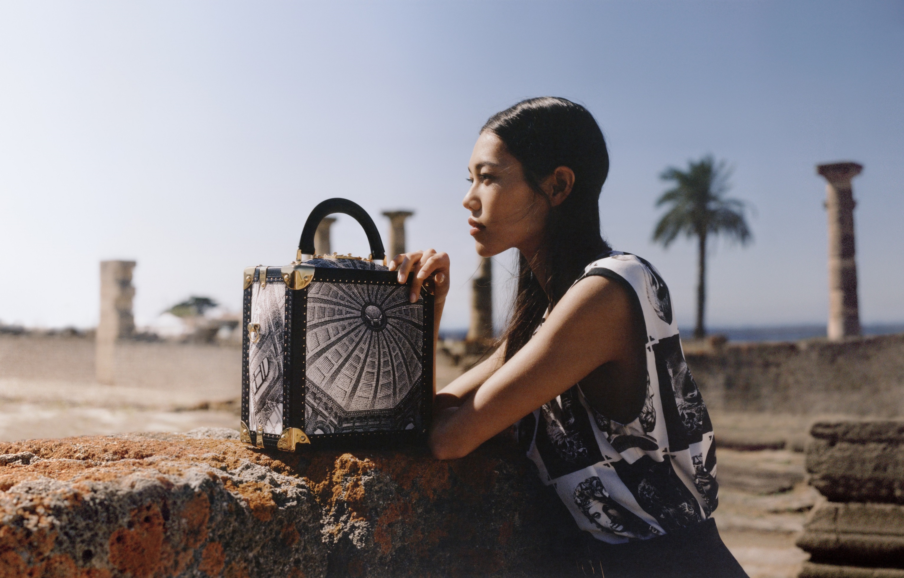 LOUIS VUITTON x FORNASETTI聯名系列充滿令人迷戀的藝術感。（LOUIS VUITTON提供）