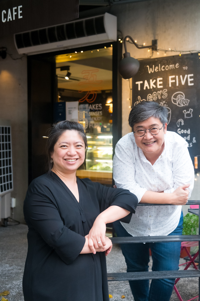 林淑真(左,Susan)和畢斐宓(右)與廚師及食材生產者組成有如食材獵人的隊伍,經常到產地找尋食材。