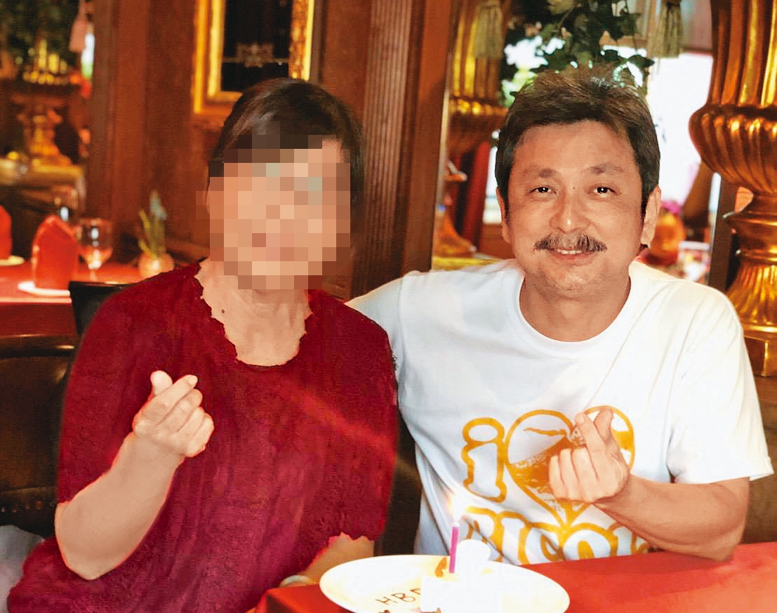 申榮賓（右）與行政人員L女（左）大搞不倫，還自拍性愛影片。（讀者提供，已變裝處理）