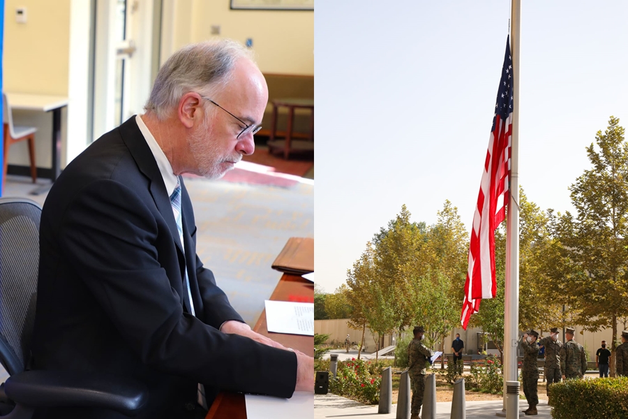 隨著塔利班政權掌控阿富汗，美國也將大使館的國旗撤下並撤出相關人員；左為美國駐阿富汗大使威爾森。（翻攝自美國駐阿富汗大使館臉書）