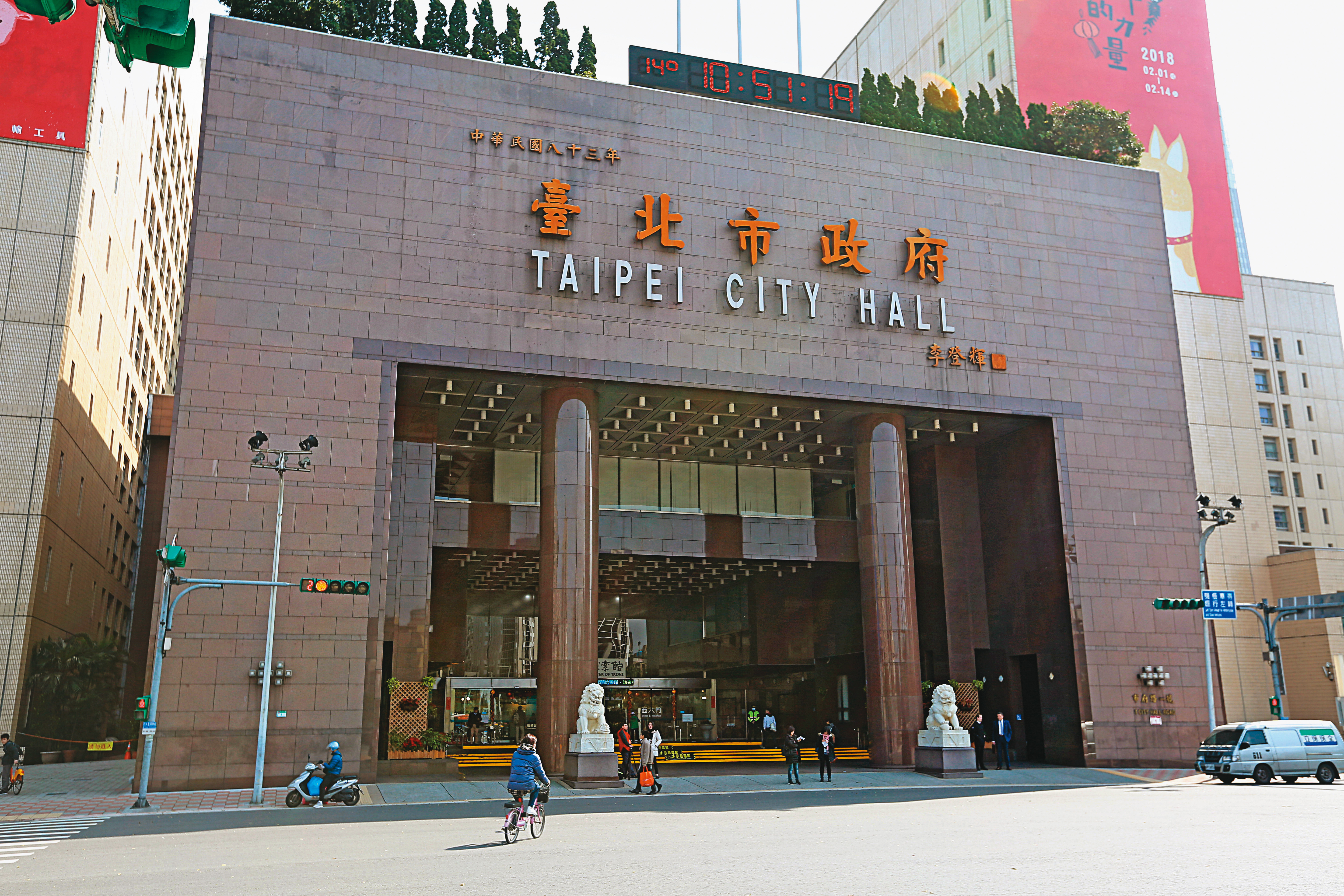 台北市政府社會局原本由法院指定擔任頴川建忠輔助人，看管千億資產，今年改由律師、會計師與心理師擔任輔助人。