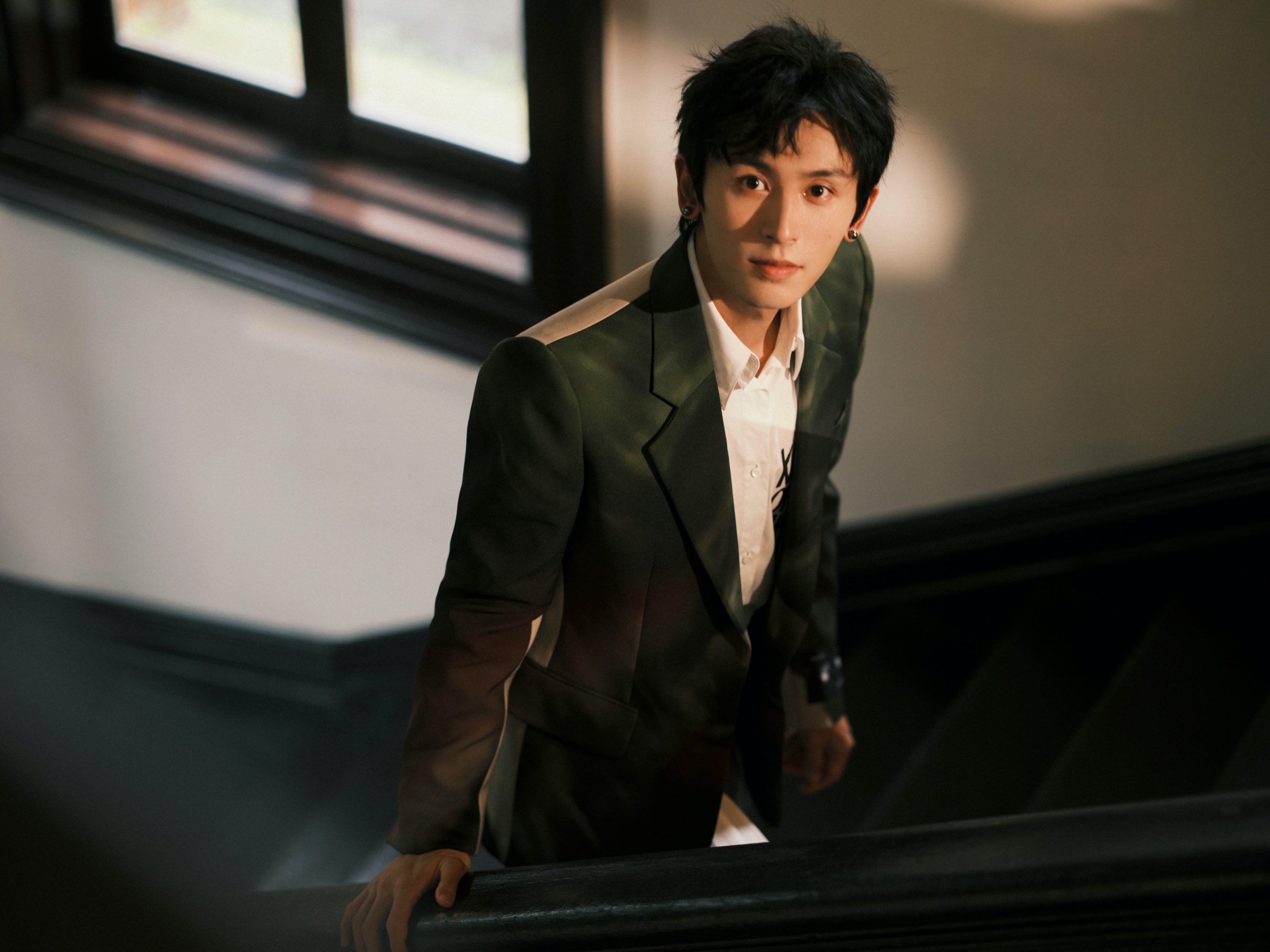 陸星張哲瀚出道10年，因為在靖國神社開心拍照被批「親日」，斷送演藝路。（網路圖片）