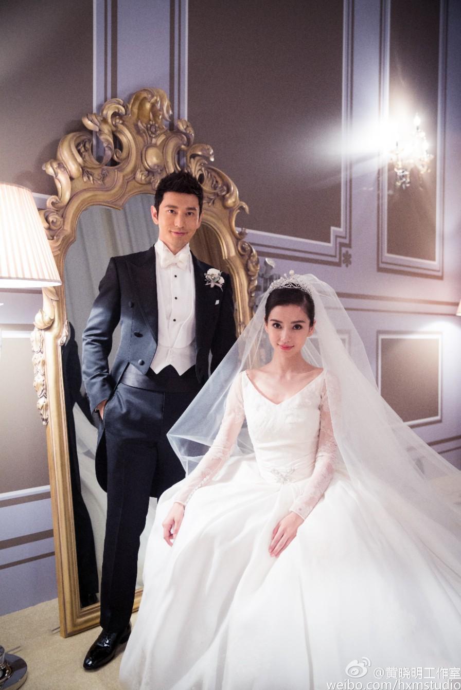 當初黃曉明豪擲2億人民幣辦世紀婚禮，轟動娛樂圈。（翻攝自黃曉明工作室微博）