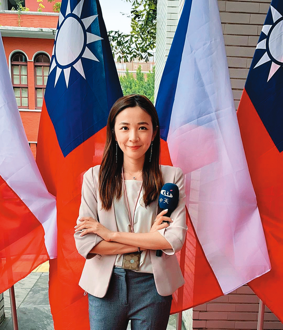 王乃伃最近已回到新聞圈,將到華視播報新聞和製作節目。(翻攝自王乃伃IG)