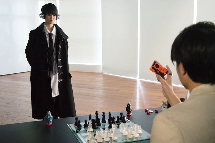 中山(左)去年接演特攝劇《假面騎士ZERO-ONE》飾演亡,累積不少人氣。(翻攝自natalie)