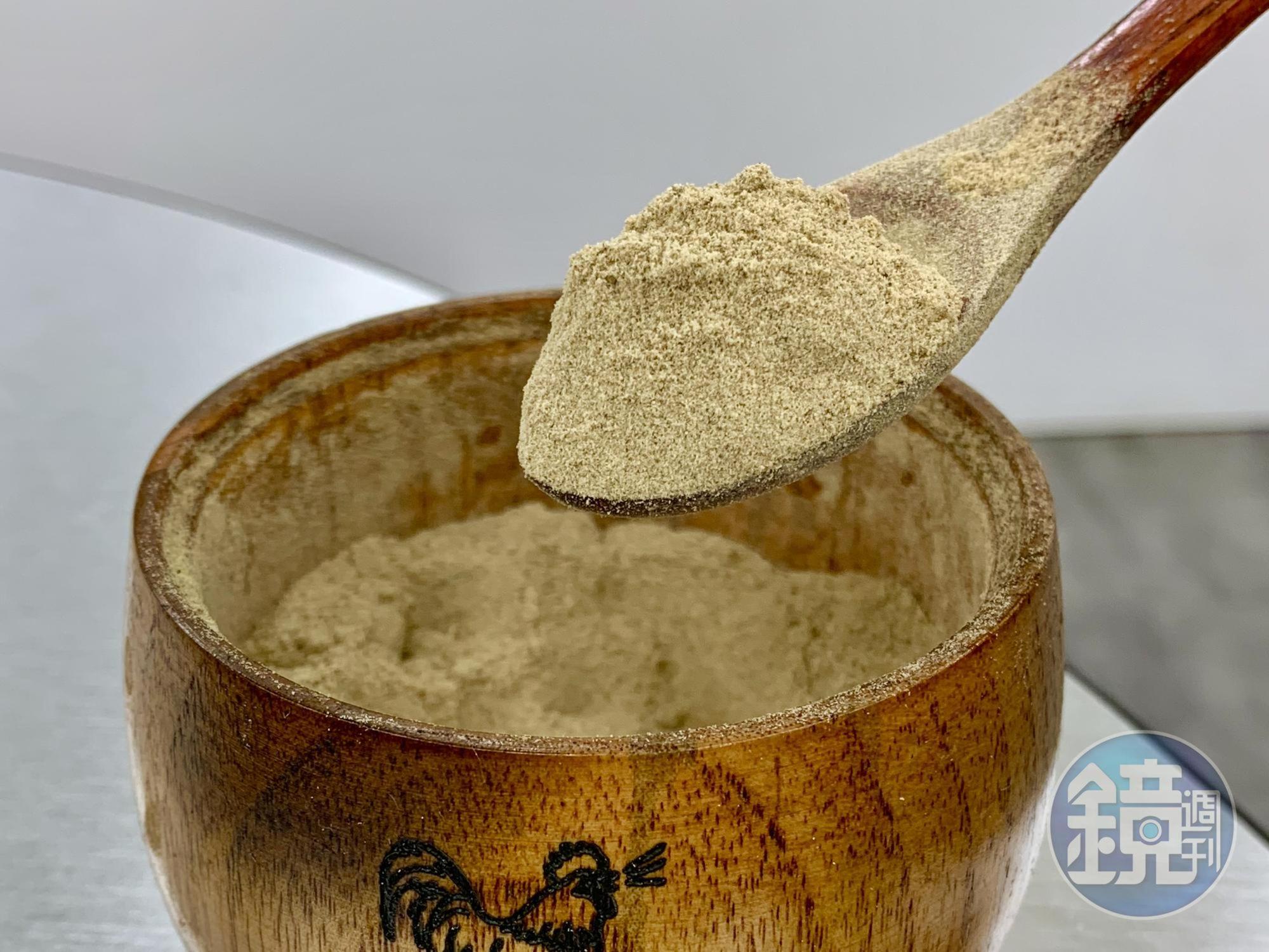 祕製胡椒粉辛香夠味,可再加進湯頭增添香氣。