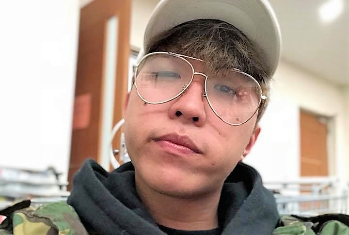 大根透露在台北東區租房入住第一天就被鬼壓。（翻攝自大根臉書）