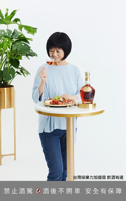 葉怡蘭是威士忌的殿堂級實踐者,小至杯具酒器,廣至佐餐品味,篇篇好文凝成廣大粉絲群。
