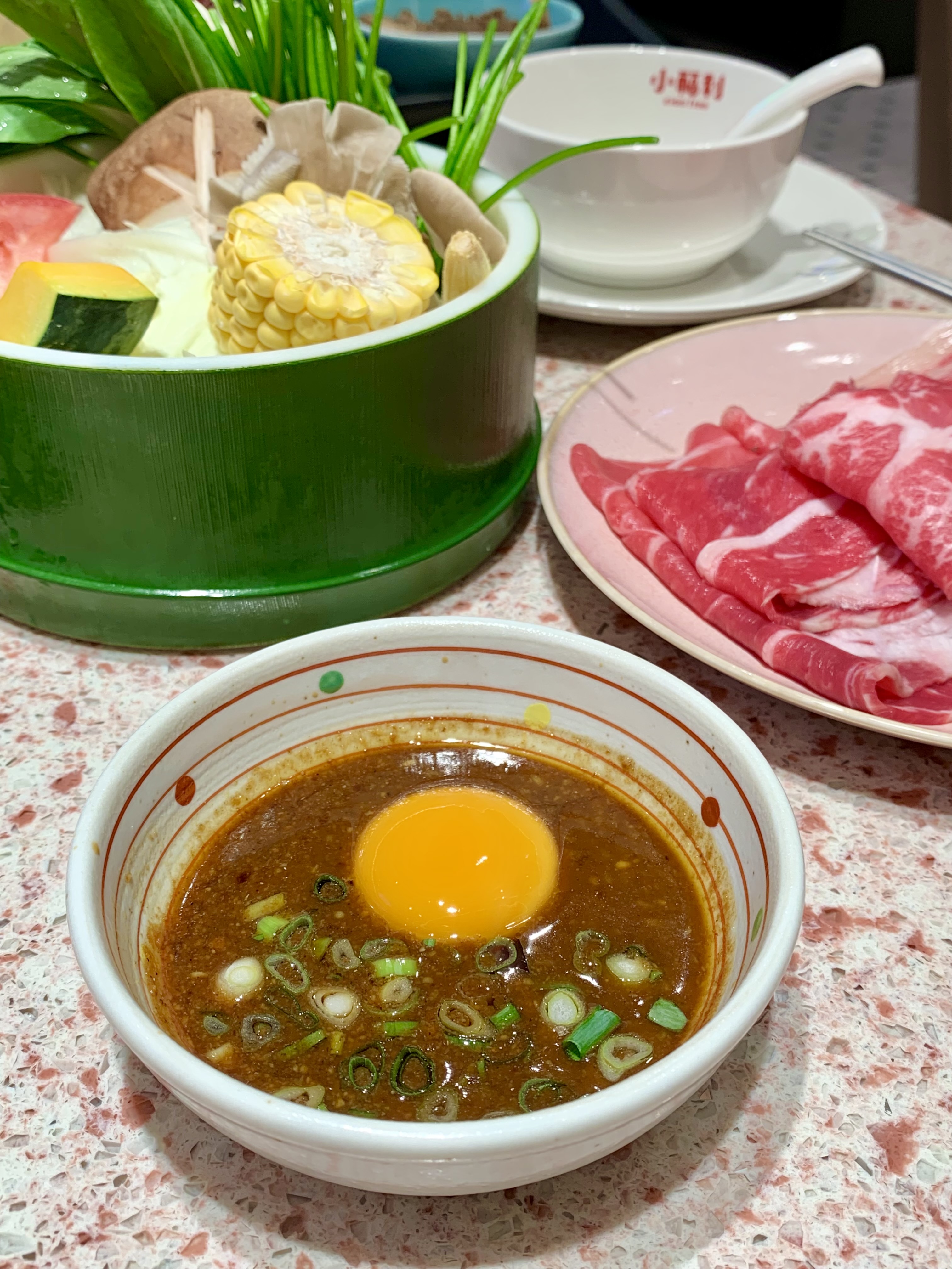 「十八香特製沙茶」是用18種香料細火煸炒，吃起來不會太重鹹過油，還有明顯花生香。