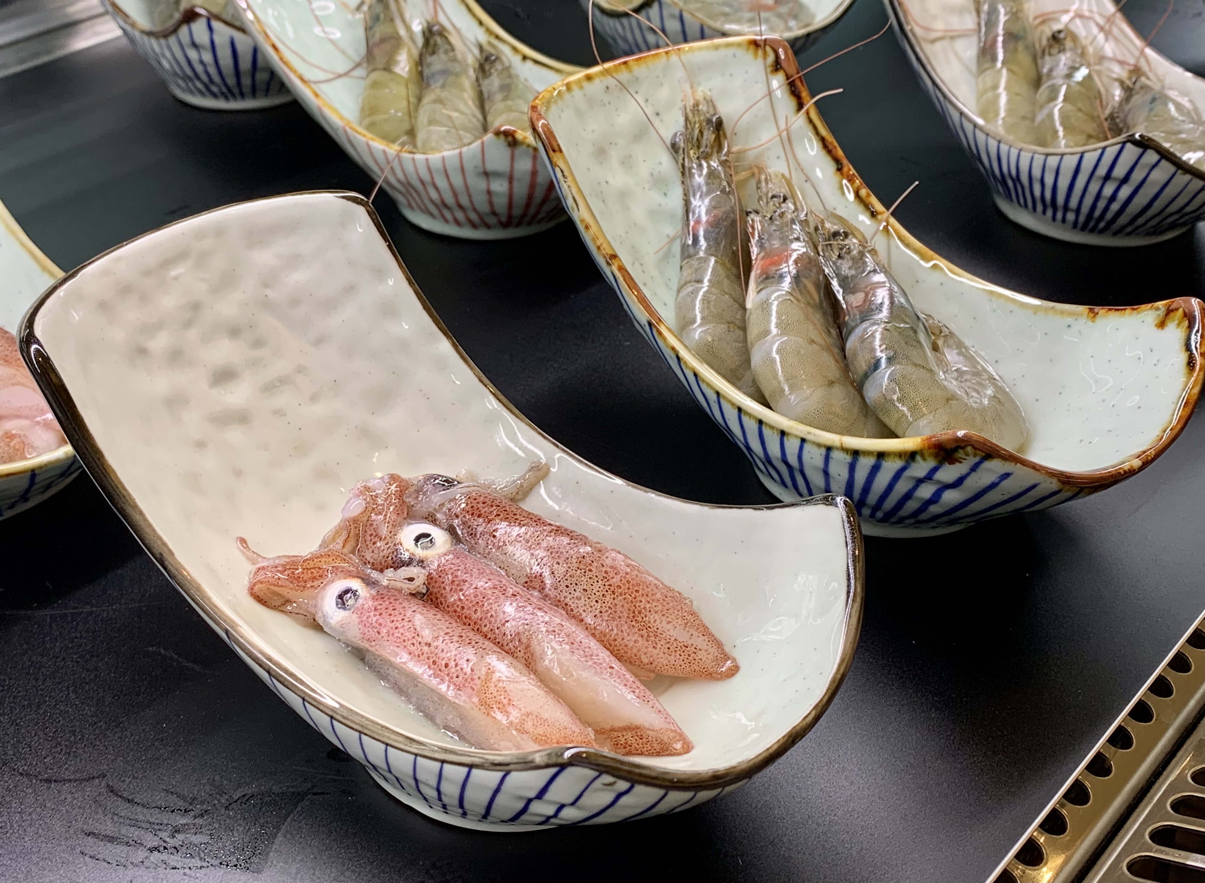 海鮮區有中卷、藍鑽蝦等新鮮海味。
