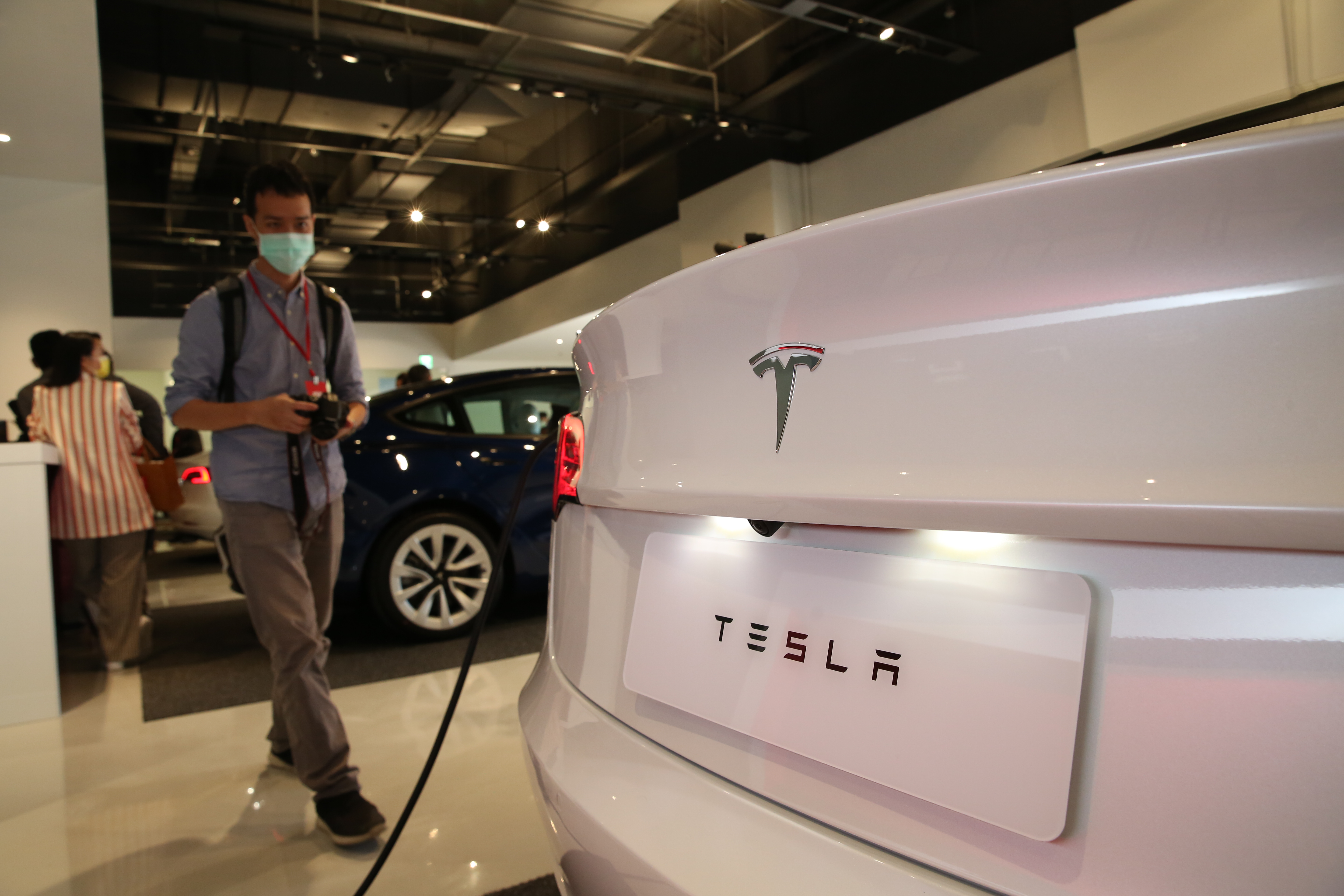 美國公路交通安全管理局將針對特斯拉系統進行調查，衝擊市場信心。