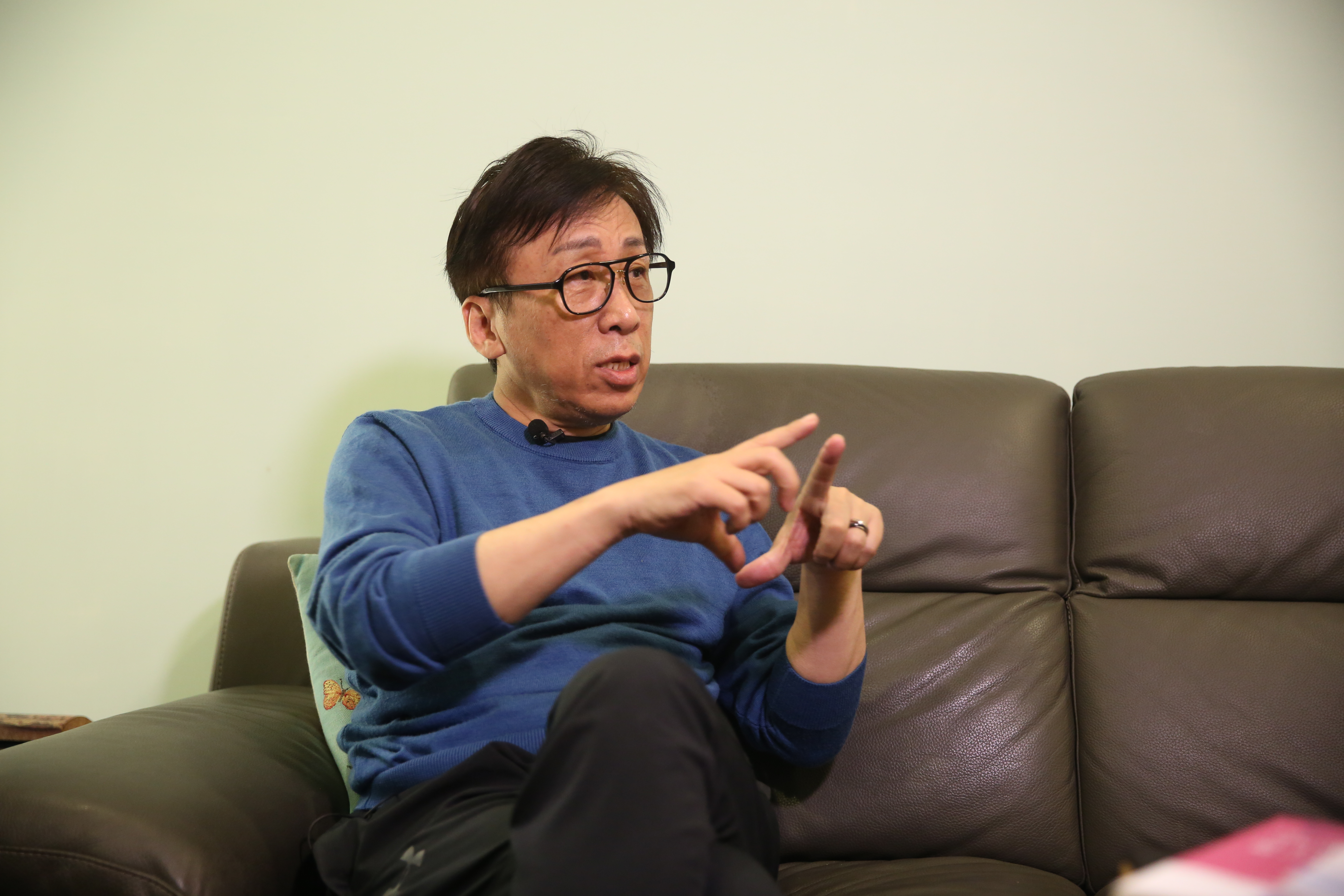 對於苗栗縣自主通過動議要禁止高端在縣內施打，作家苦苓則嘲諷「苗栗國獨立了」。（本刊資料照）