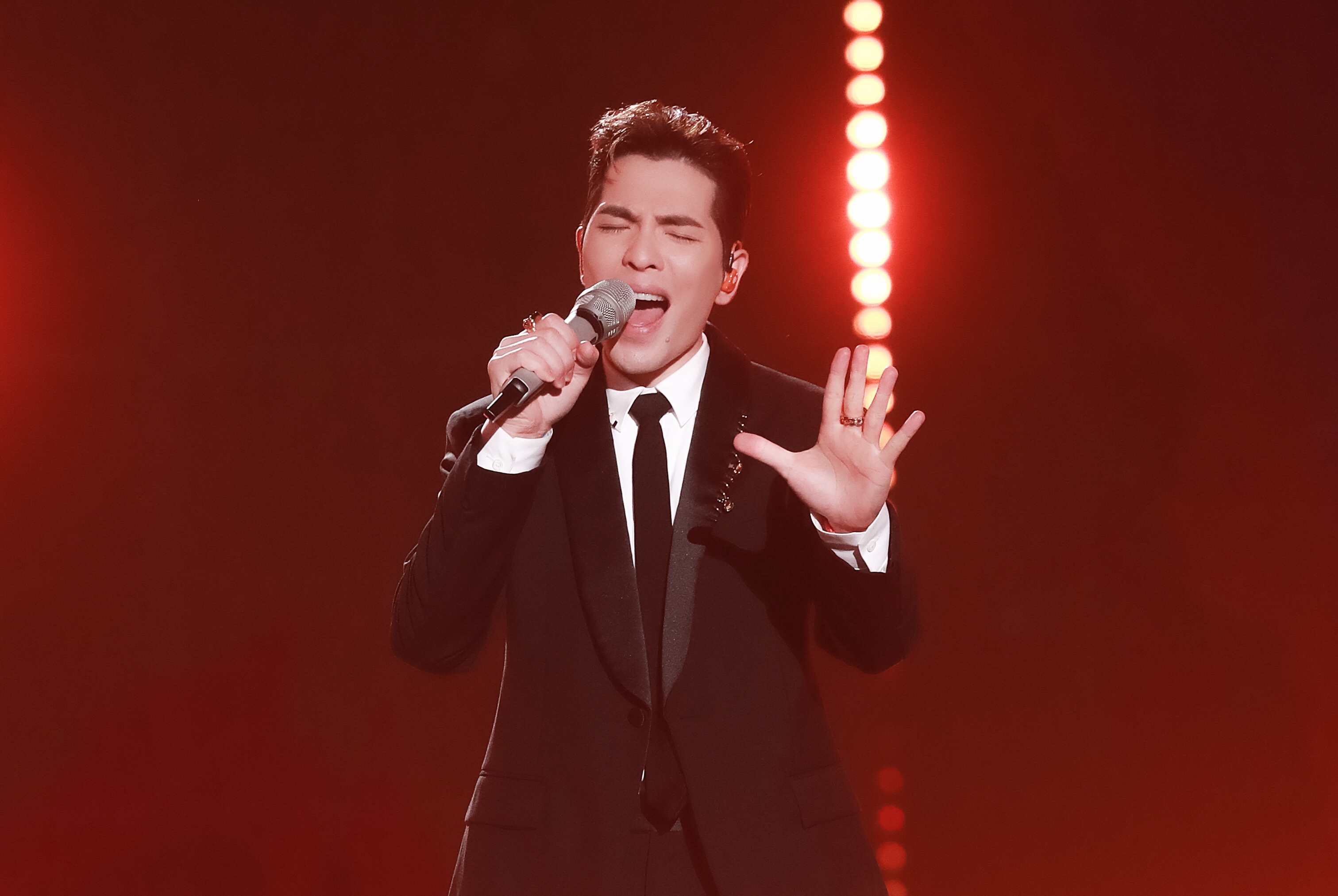 蕭敬騰在大陸參加《湖南衛視新潮好物夜》演出。（喜鵲娛樂提供）