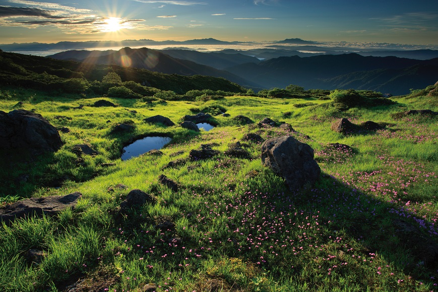 白山在夏季時非常適合旅客健行。（石川縣台灣推廣事務所提供）
