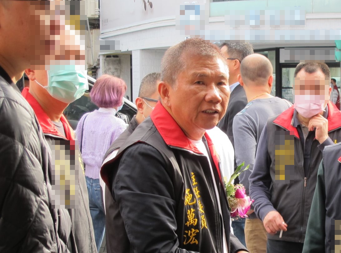 曾是天道盟新太陽會精神領袖「庫洛」施萬浤，在2012年迎取美人後不再問江湖事，婚禮當天整合天道盟各路人馬，黑白兩道冠蓋雲集。（翻攝自臉書）