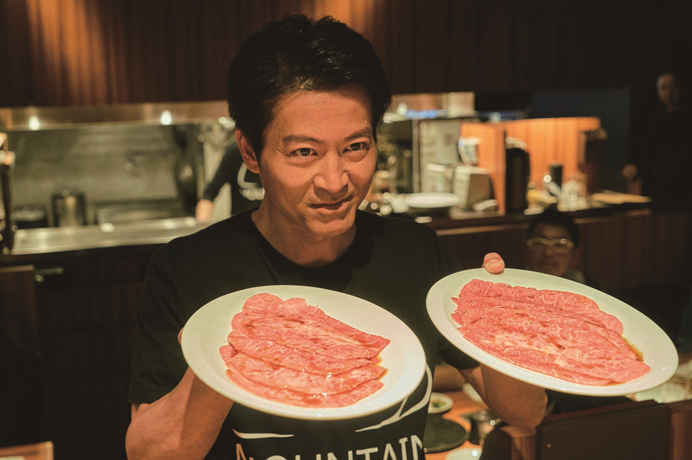 各式的肉品可說是電影中的「要角」之一，導演JIMON特地請店家準備最上等的肉向世界宣揚日本和牛。（鴻聯國際提供）