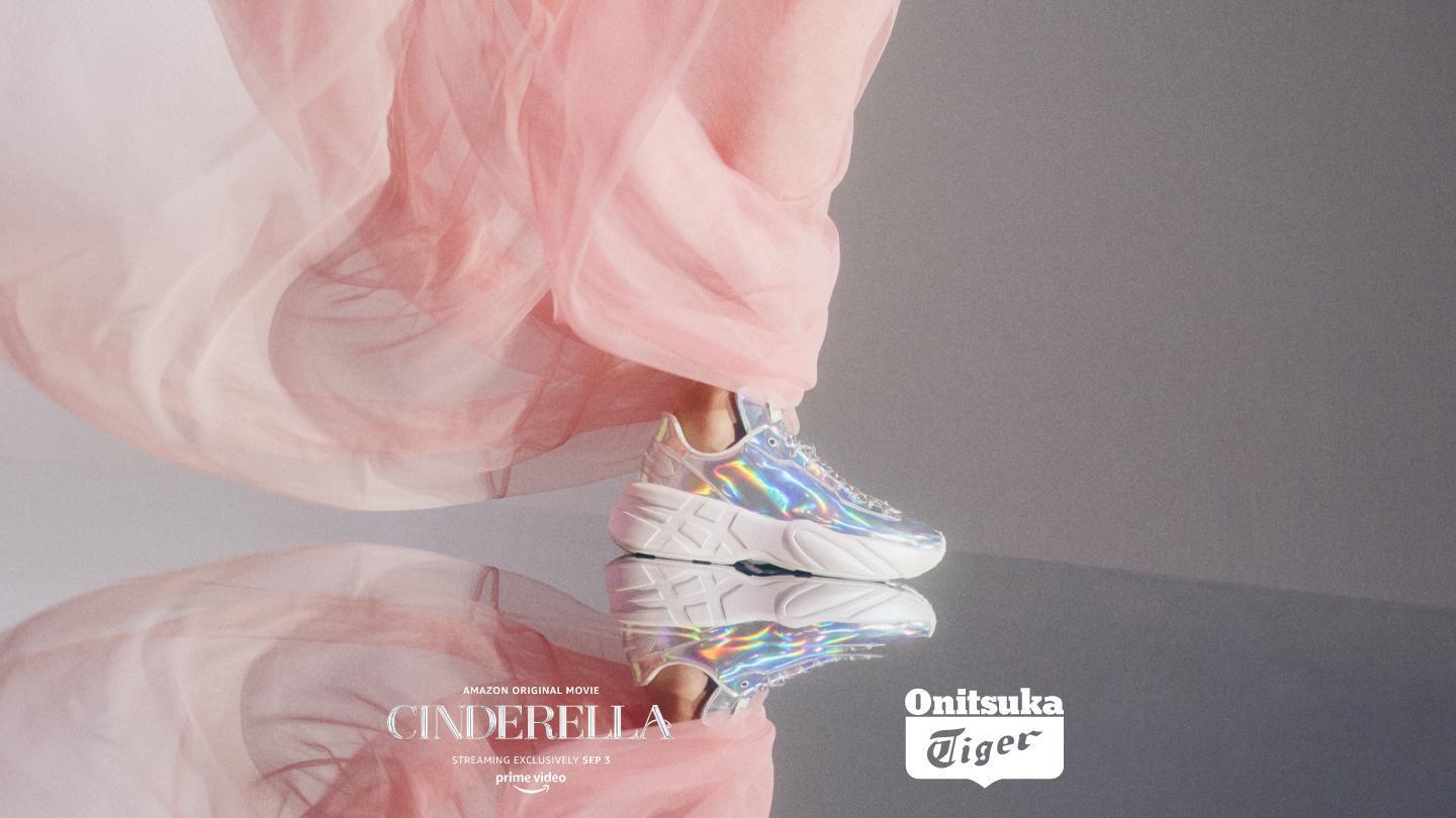 Onitsuka Tiger宣布與《灰姑娘》(Cinderella) 真人版電影聯名，推出當代概念的「玻璃鞋」。（Onitsuka Tiger提供）
