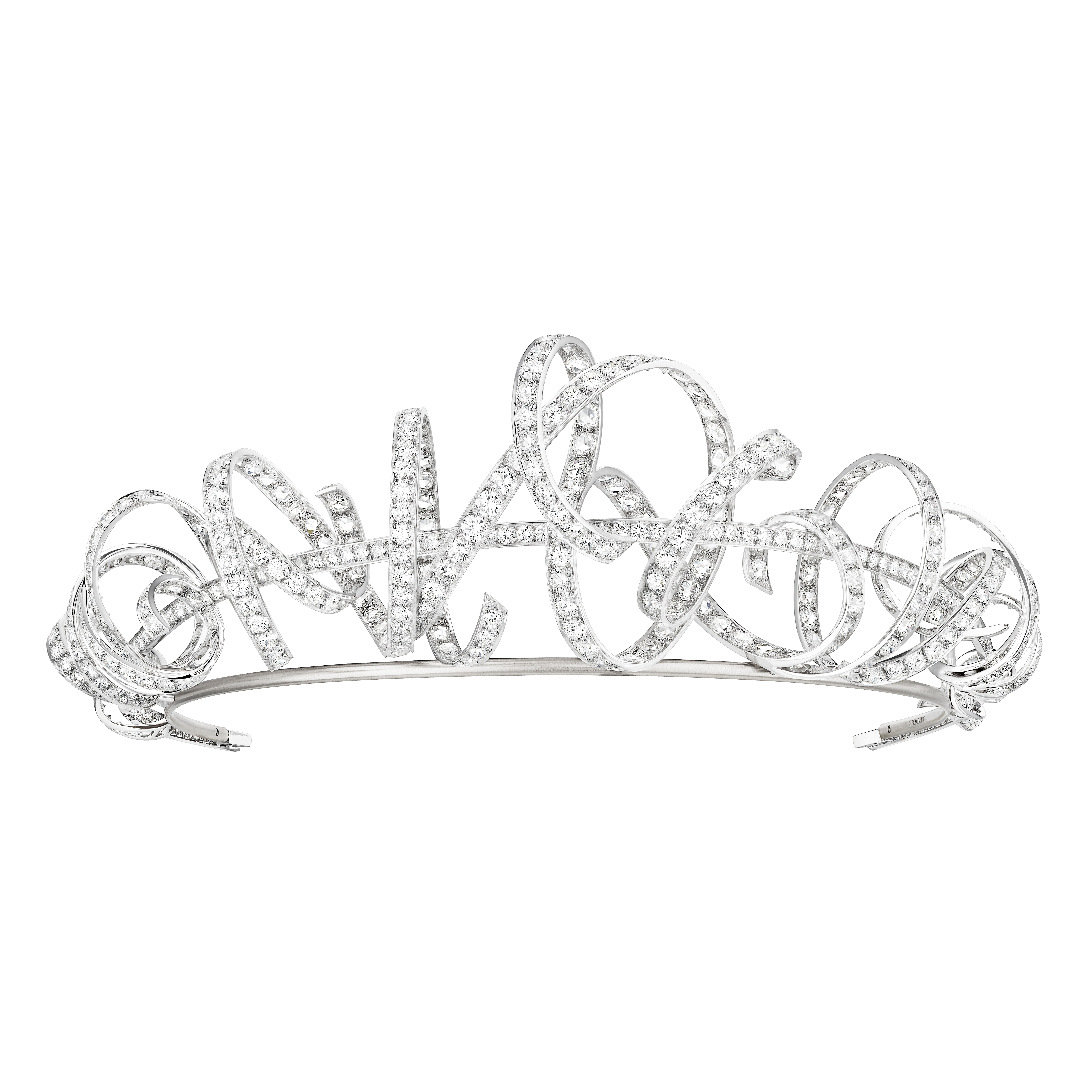 Torsade de Chaumet 18K白金冠冕鑲嵌385顆重約63.63克拉EF VVS等級的明亮式切割鑽石，以及156顆重約23.87克拉的EF VVS等級玫瑰式切割鑽石。