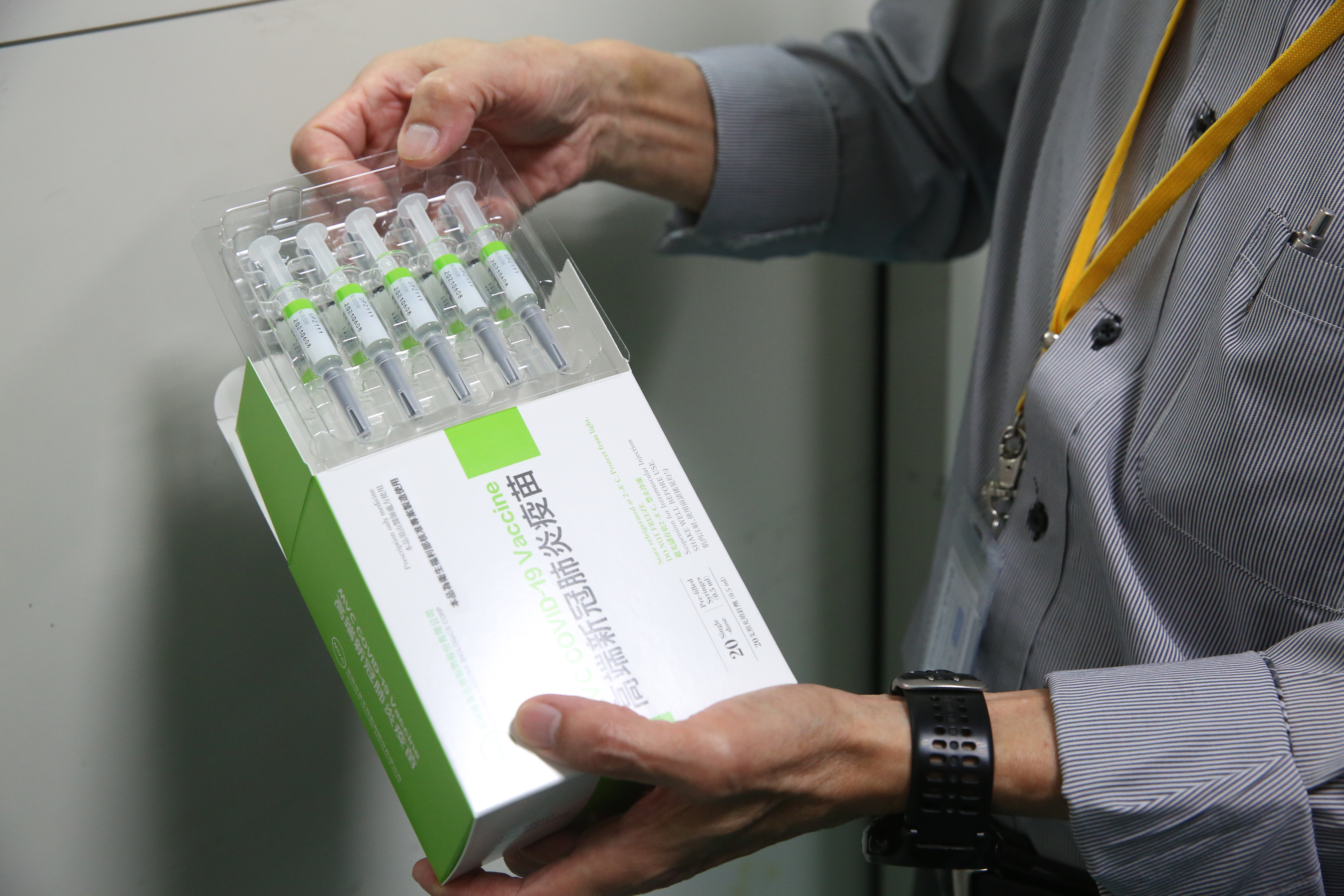 疫苗預約平台第六輪開放接種高端疫苗，預約到今日中午12時截止。（本刊資料照）