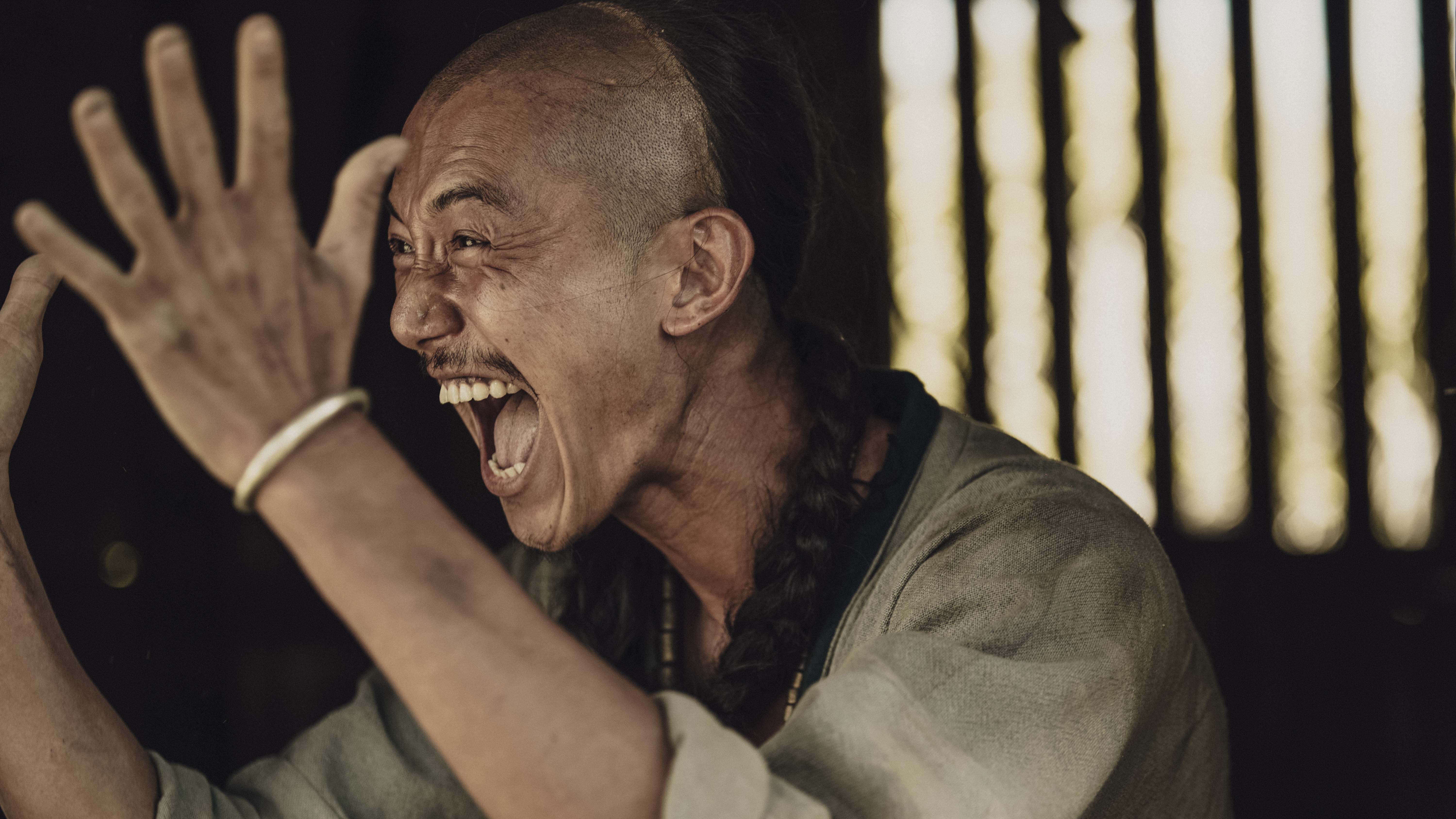 吳慷仁不只在外型符合劇情，也苦練閩南語。（公視提供）