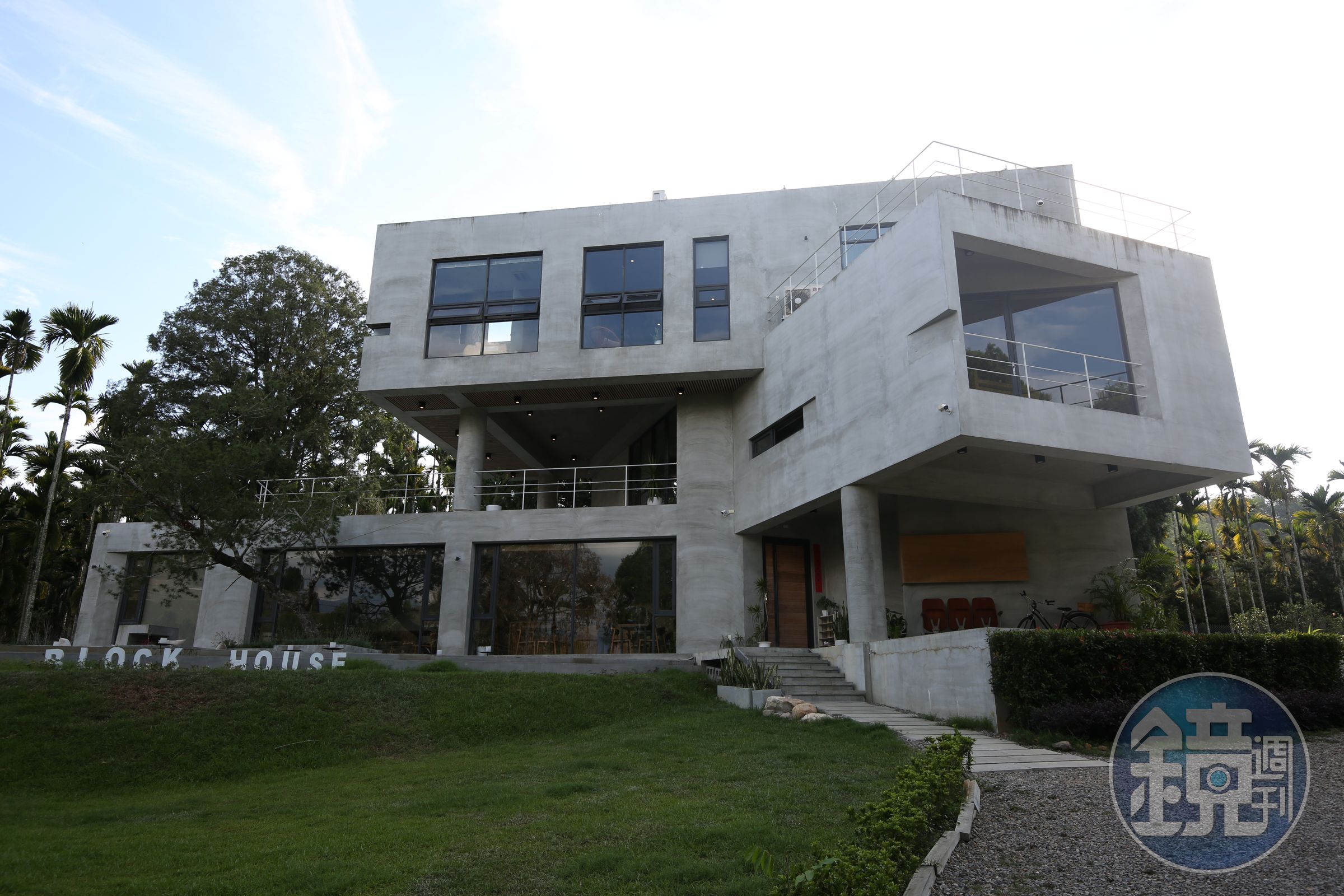 Block House積木家外觀形狀就像是童趣散落堆疊的積木。