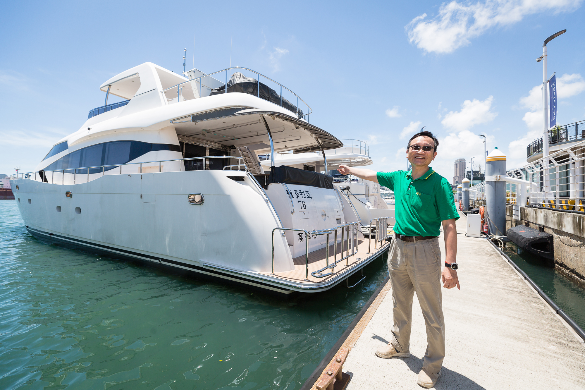 龔俊豪喜歡潛水，打造出台灣唯一一艘有潛水功能的遊艇「維多利亞76」。