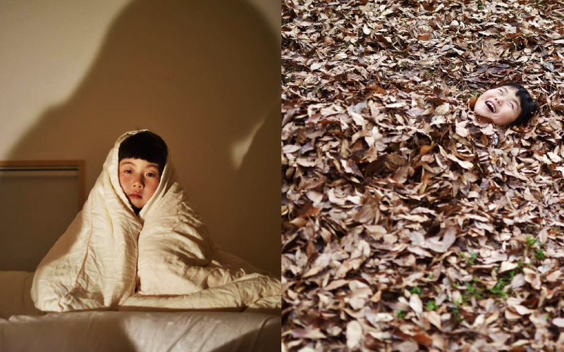 左為妹妹幼稚園畢業前一晚，在扮演神祕奇怪生物，右為在公園玩樂時，埋進草堆想模仿懸疑劇場的場景。（翻攝IG@ku_neru_hasyagu）