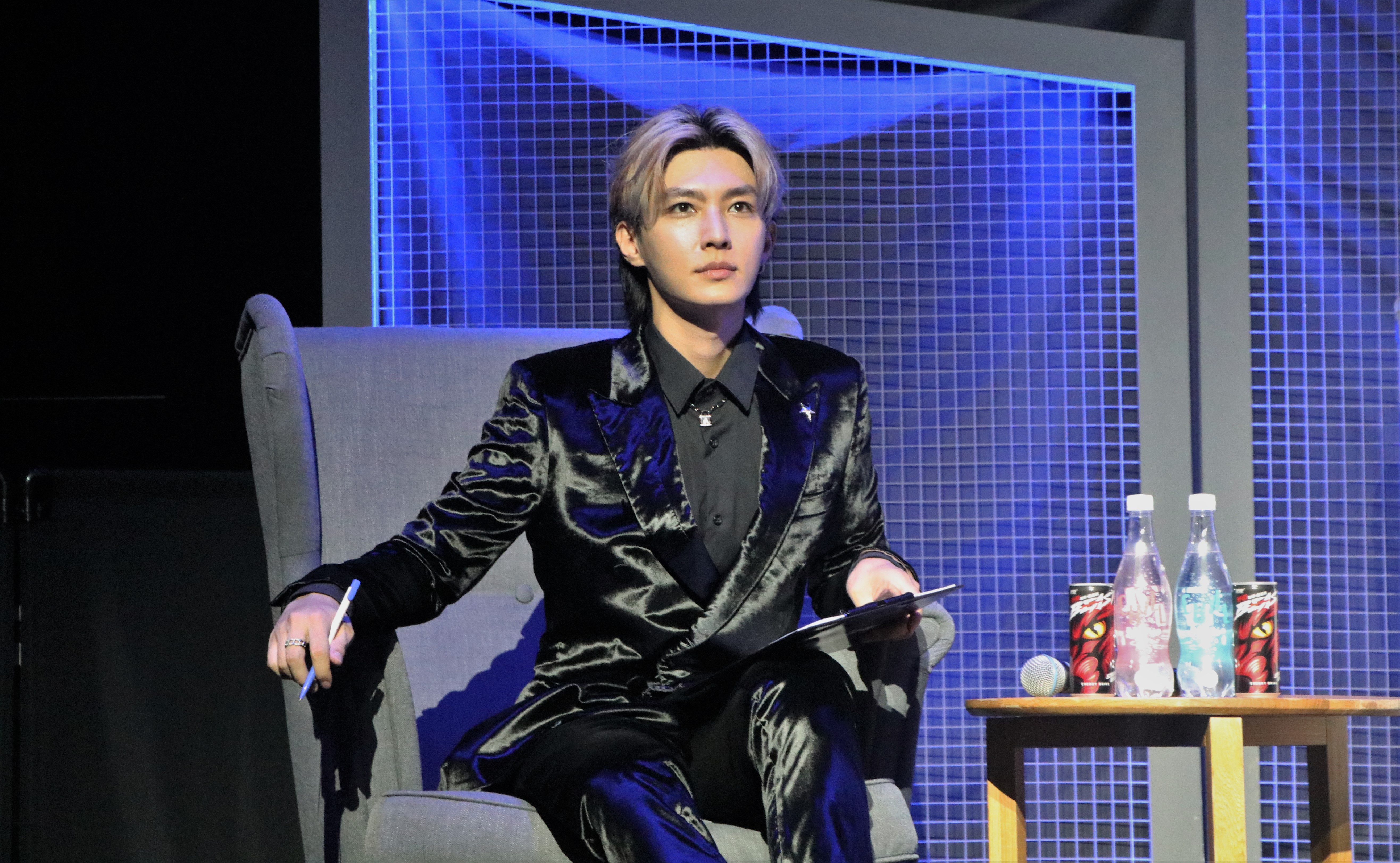 炎亞綸受邀主持《Be the ONE：A級戰場》。（火星多媒體有限公司提供）