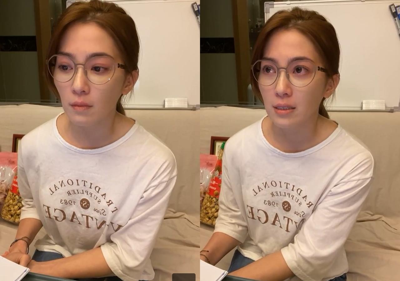許藍方今晚在臉書直播，不過在談論過程中她一度哽咽紅了眼眶。（翻攝自許藍方臉書）